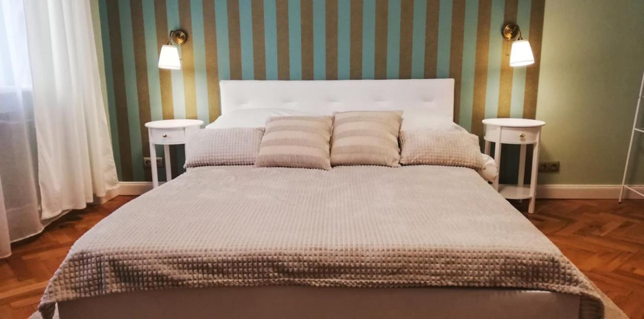 New Oldtown Apartment Near St Martin Cathedral, Ac, Balcony Братислава Екстериор снимка